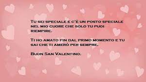 Idea Frasi Per San Valentino Da Dedicare Alla Persona Amata Immagine Con Uno Sfondo Rosa E Tanti Piccoli Cuori Valentino San Valentino Citazioni