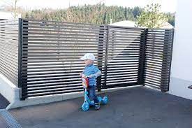 Linea Guardi Osterreich Lamellenzaun Grau Aluzaun Kind Roller Freude Zaun Alu Zaun Zaun Garten Gartenturen