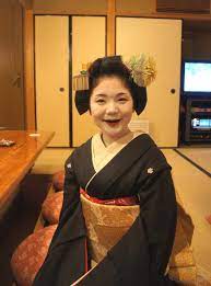 まなゆうのガブ飲みワイン日記 つる葉の襟替え 舞妓としての卒業式