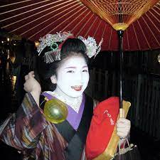 京都 沖縄出身の芸妓つる葉さん 祇園を去る Duke Train