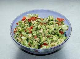 Brokkolisalat Mit Pinienkernen Rezept Brokkoli Salate Brokkolisalat Thermomix Brokkoli Salat