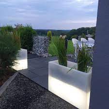 Pflanzkubel Raumteiler Kunststoff Beleuchtet Elemento Weiss Pflanzkubel Licht Im Garten Bepflanzung