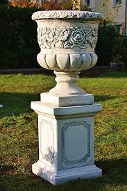 Amphore Mit Sockel Zum Bepflanzen Aus Steinguss Frostfest Pflanzkubel Selber Machen Pflanzkubel Bepflanz Pflanzkubel Blumenkasten Bepflanzen Blumentopf