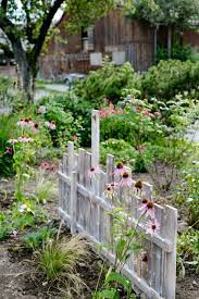 Zaunelement Im Staudenbeet Pomponetti Staudenbeet Zaun Garten Gartengestaltung Ideen