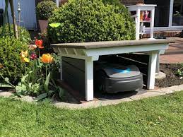 Garage Im Schwedenstil Fur Den Mahroboter Bauanleitung Zum Selberbauen 1 2 Do Com De Mahroboter Garage Selber Bauen Garage Selber Bauen Garage Mahroboter