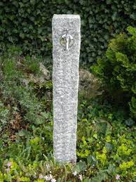 Granit Grau Gespitzt Wasserzapfsaule Garten Wasserhahn Garten Wasserzapfstelle