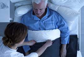 Nos aides à domicile sont à vos soins pour vous faciliter la vie de tous les jours : Combien Faut Il Payer Pour Faire Garder Une Personne Agee La Nuit