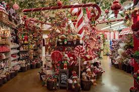 Decorators Warehouse Texas Largest Christmas Store Christmas Decorations Uk Christmas Store Displays Christmas Shop Window