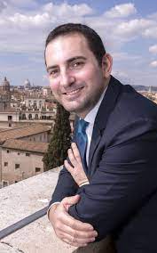 Nei secoli il casato ha avuto il predominio su cinque principati, un ducato, due marchesati l'attuale proprietario è francesco spadafora, figlio di don pietro, sposato con la moglie claudia, affiancato dalla figlia enrica. Vincenzo Spadafora Chi E Il Sottosegretario Alle Pari Opportunita