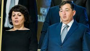 Igyekszik nagyon óvatosan fogalmazni, meggondolni minden egyes szót, mert tisztában van vele, hogy egyes. Meszaros Lorinc Es Felesege Elvalnak 24 Hu