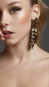 Ear lobe piercings entail perforating the center of the earlobe; Pin On Elite Netflix Tv