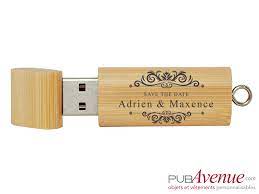 Enfoncez doucement la clé usb dans le port jusqu'à ce qu'elle soit complètement. Cle Usb Personnalisee Mariage Bois A Graver Pour Cadeau Invite Pas Cher