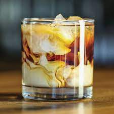 Classics You Should Know The White Russian Recipe Yummy Drinks White Russian Recipes Fancy Drinks