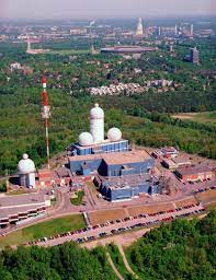 Field Station Berlin Teufelsberg American Nsa Spy Station Https Www Abandonedberlin Com 2015 01 Teufelsberg Nsa Spy Field West Berlin Berlin Berlin Wall