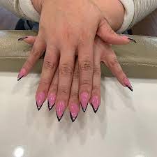 Create your unique design using black nail polish. 21 Hot Pink And Black Nail Designs That Are Truly Amazing Checopie