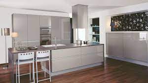 Commercialisée par un réseau de concessionnaire indépendant. Cuisine Star Par Cuisinella
