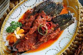 Ikan lele juga bisa diolah dengan bumbu balado pedas manis. Yuk Buat Menu Sahur Balado Ikan Lele Goreng