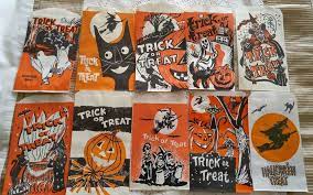 10 Vintage 1950 S 60 S Halloween Trick Or Treat Bags Candy Bags Halloween Sack Usa Trickortreati Halloween Bags Vintage Halloween Decorations Retro Halloween