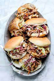 Pulled Pork Sandwich Foodiecrush Com Slowcooker Crockpot Recipes Withcoleslaw Sandwich Pulledpork Pulled Pork Burger Schweinefleisch Rezepte Rezepte