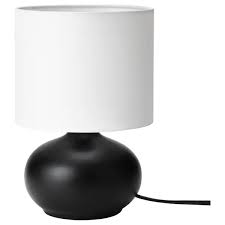 Tvarfot Tischleuchte Schwarz Weiss Ikea Deutschland In 2020 Schwarze Tischlampen Lampentisch Tischleuchte