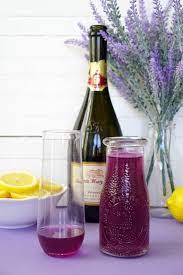 Lavendelsirup Zubereiten Und Immer Gut Gelaunt Sein Lavendelsirup Lavendel Limonade Lavendel