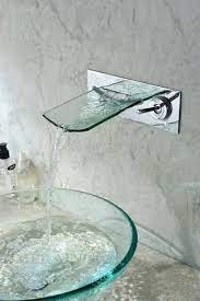 Gut Aussehenden Wasserfall Armaturen Fur Bad Sinkt Auch Die Niedlichen Badezimmer Ideen Badezimmer Glass Bowl Sink Bathroom Design Trends Faucet Design