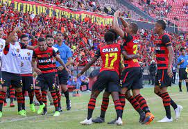 Organizada do sport aglomera na frente da ilha do retiro antes de jogo contra flamengo e é. Confira A Provavel Escalacao Do Sport Para O Jogo Contra O America Mg