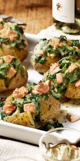 Diese Mit Lachs Und Spinat Gefullten Kartoffeln Sind Nicht Nur Optisch Sondern Auch Geschmacklich Ein Echtes Highlight Da Backkartoffeln Rezepte Lachs Spinat