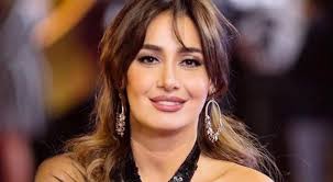 هي من أم لبنانية ولدت في الإسكندرية ولها 3 شقيقات هم رشا وهنا شيحة ومايا وهي ابنة الفنان التشكيلي أحمد شيحة. Ø­ÙØ§ Ø´ÙØ­Ø© ØªÙØ´Ø± ØµÙØ± Ø²ÙØ§ÙÙØ§ ÙÙ ÙØ¹Ø² ÙØ³Ø¹ÙØ¯ ÙØªØ¹ÙÙ ØªØ±ÙÙØ§ Ø§ÙØ¢Ù