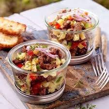 Hackfleisch Salat Im Glas Rezept Salat Im Glas Essen Furs Buro Hackfleisch