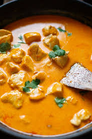 Einfaches Chicken Curry Mit Kokosmilch 30 Minuten Kochkarussell Rezept Rezepte Einfache Gerichte Thai Curry Rezept