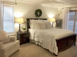 Shiplap Bedroom Walls With Farmhouse Charm Magnolia Wreath And Alabaster White Paint Rustic Master Bedroom Home Decor Bedroom Master Bedrooms Decor