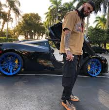 Me voy enamorando realizado por compostela films & art guión y dirección: Farruko Wiki Wife Kids Net Worth Age Height Brother Songs