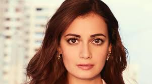 Dia mirza made her acting debut in 2001 withrehna hai tere dil mein and is an indian actress, producer and model who claimed the 2000miss asia pacific. Zujdbdiidnecnm