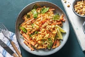 Chilinudeln In Erdnusssosse Rezept Hellofresh Rezept Erdnusssauce Erdnusssosse Lebensmittel Essen