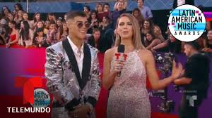 Cantante de 19 años estará en el país el 1.° de febrero para saludar por primera vez a sus fans ticas. Lunay Nos Cuenta Como Una Fanatica Entro A Su Habitacion Parodia By Hector Rivera