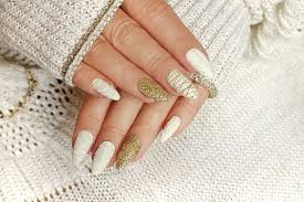 Good variant for sweater weather and winter holidays! 20 Best Winter Nail Designs Best Winter Nail Ideas 2021