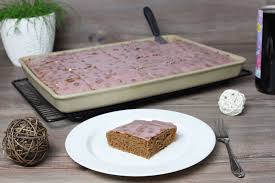 Nougat Gluhwein Schnitten Im Ofenzauberer James Von Pampered Chef Lecker Backen Leckere Vegane Rezepte Weinkuchen