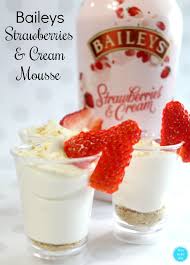 Baileys Strawberries And Cream Mousse Momontheside Com Baileys Recipes Boozy Desserts Alcoholic Desserts