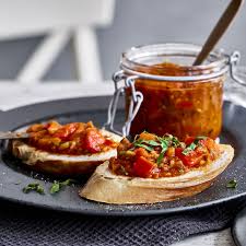 Tomaten Chutney Mit Paprika Und Frischem Basilikum Rezept Tomaten Chutney Chutney Chutney Rezepte