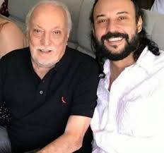 Gabriel O Pensador Faz Live Em Homenagem Ao Pai Que Morreu Em Abril Nao Vai Ter Fossa Vogue Celebridade