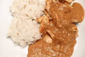 Rezept Fur Leckere Erdnusssosse Mit Hahnchen Und Basmati Reis Rezept In 2021 Erdnusssosse Lecker Rezept Erdnusssosse