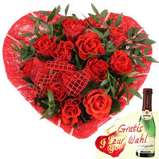 Blumenstrauss Ein Herz Fuer Dich Blumen Online Deutschlandweit Bestellen Mit Www Blumenfee De Dem Blumenversand Frische blumen zum geburtstag kommen immer gut an!