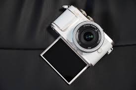 Olympus Pen E Pl10 With A Flip Down Screen Ephotozine