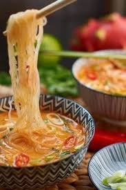 Rote Thai Curry Suppe Mit Hahnchen Und Pak Choi Rezept Curry Suppe Thai Curry Suppe Rezepte