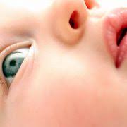 Mijn Kind Maakt Een Piepend Geluid Tijdens Het Drinken Baby Borstvoeding