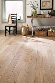 Style Simplified Farmhouse Floor Decor Decor Decorating Coffee Tables Decoracion De Interiores Decorating Bo In 2020 Floor Decor Farmhouse Hardwood Floor Decor