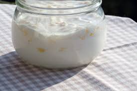 Ein Halber Liter Bio Milchkefir Fur Unsere Lecker Avocadosuppe Kefir Kombucha Rezept Rezepte