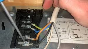 Worin unterscheidet sich das kochfeld zur kombination mit dem herd von einem autarken kochfeld und welche planungsmöglichkeiten ergeben sich daraus? Autarkes Ceranfeld Anschliessen Kochfeld Anschliessen Mit Duspol Kuche 400v Starkstrom Anleitung Youtube