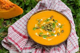 Vegane Kurbissuppe Mit Kokosmilch Einfach Gesund Lecker Rezept Kurbissuppe Kokosmilch Kurbissuppe Suppe